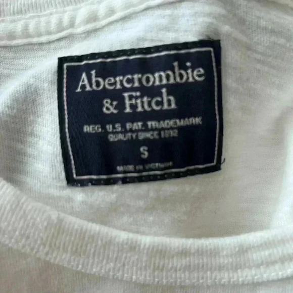 Abercrombie & Fitch Crew Neck Short Sleeve Tee - Picture 5 of 6